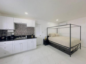 New Mid Miami Beach apt free parking and beach access